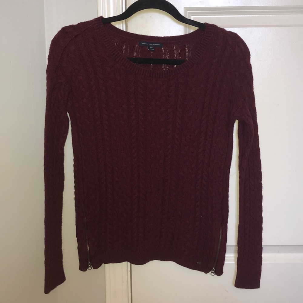 American Eagle Maroon sweater